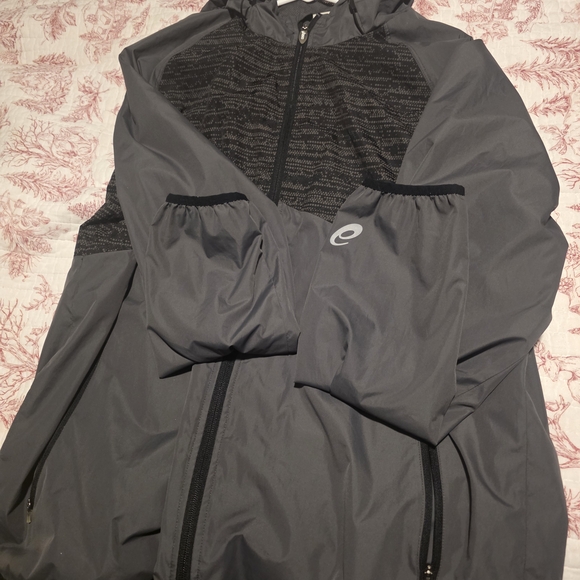 Asics Light Insulation Windbreaker - Picture 5 of 5